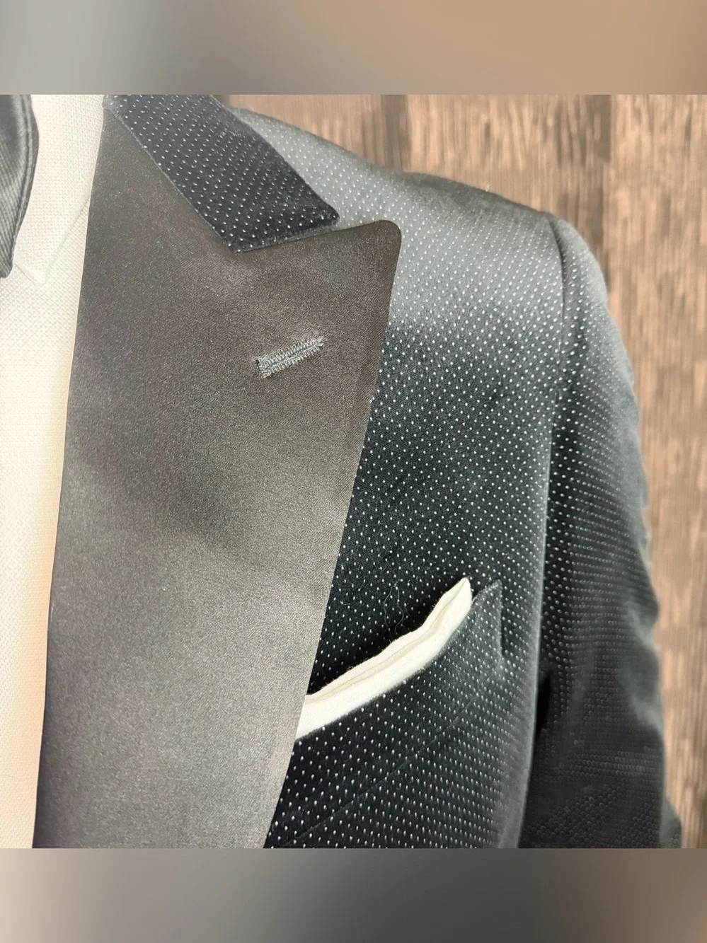 JOSEPH ABBOUD Velvet Peak Lapel Dinner Jacket